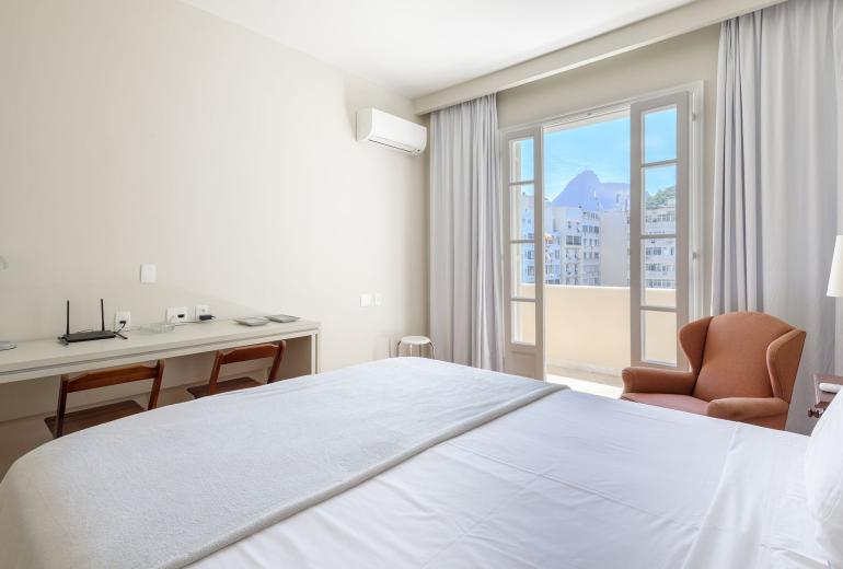 Rio130 - Excepcional apartamento frente mar em Copacabana