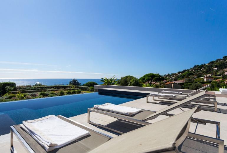 Azu039 - Villa junto al mar en Golfo de Juan, Cannes