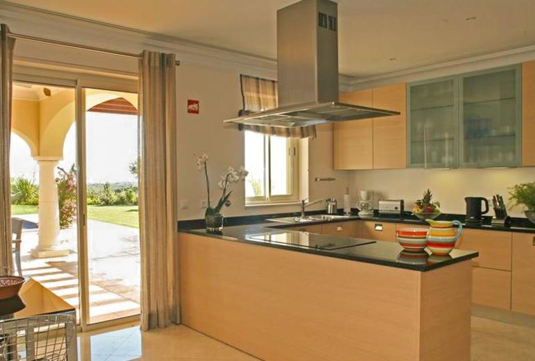 Alg027 - Villa con piscina privada en prestigioso Resort