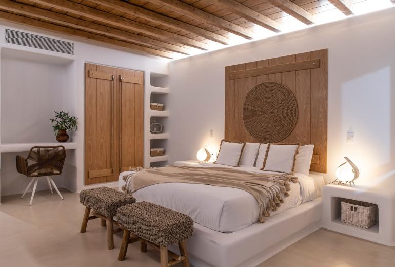 Cyc002 - A modern villa in Kounoupas, Mykonos