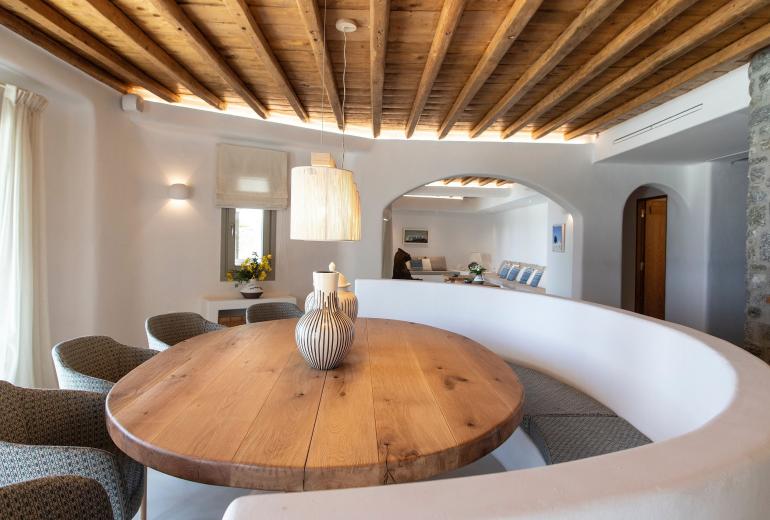 Cyc002 - A modern villa in Kounoupas, Mykonos
