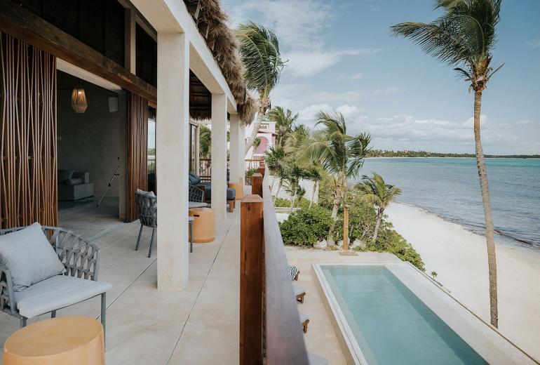 Tul050 - Beachfront mansion in Tulum
