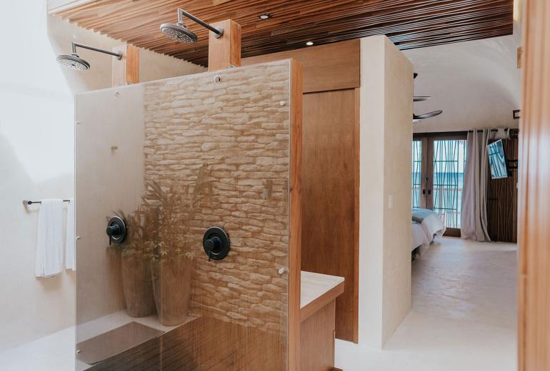 Tul050 - Beachfront mansion in Tulum