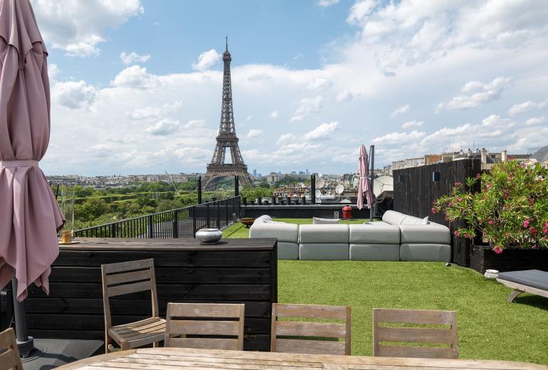 Par001 – Exceptional Paris Apartment