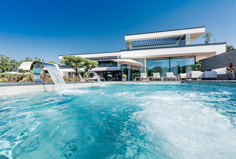 Gen002 - Vila Luxuosa a 20 Minutos de Genebra