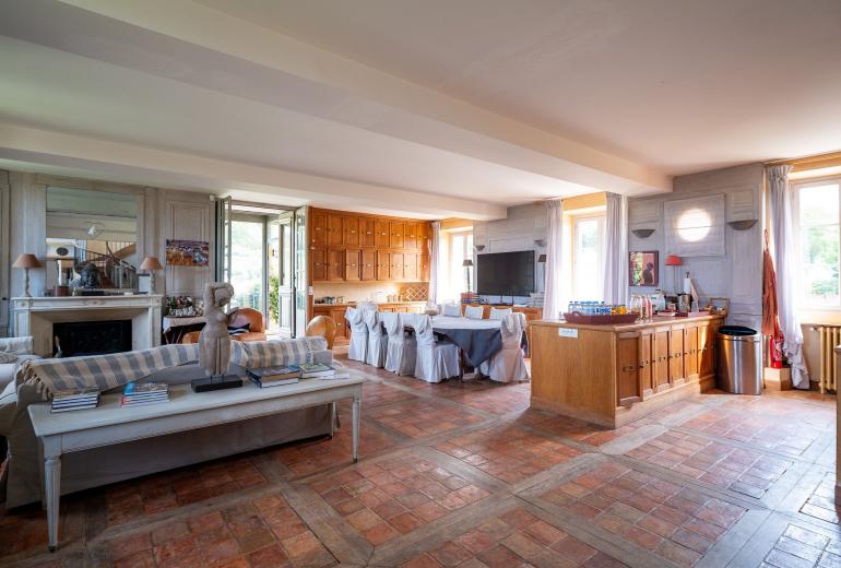 IDF107 – Exceptional Mansion in Noisy-le-Roi