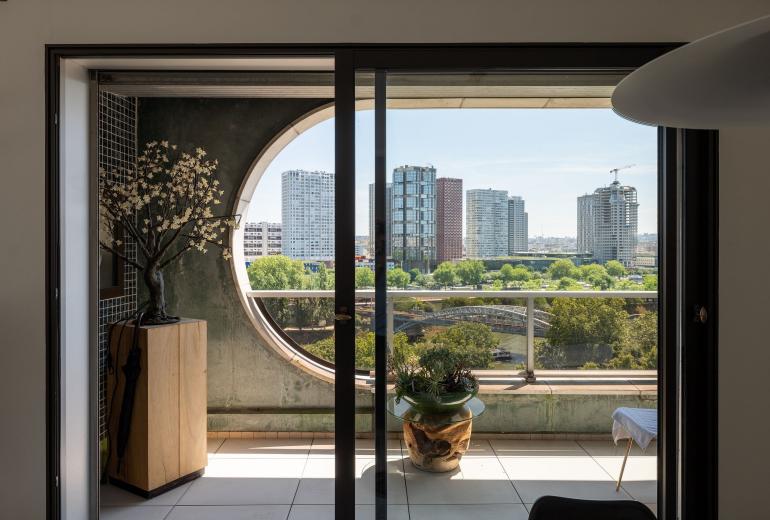 Par021 - Penthouse with private pool in Paris
