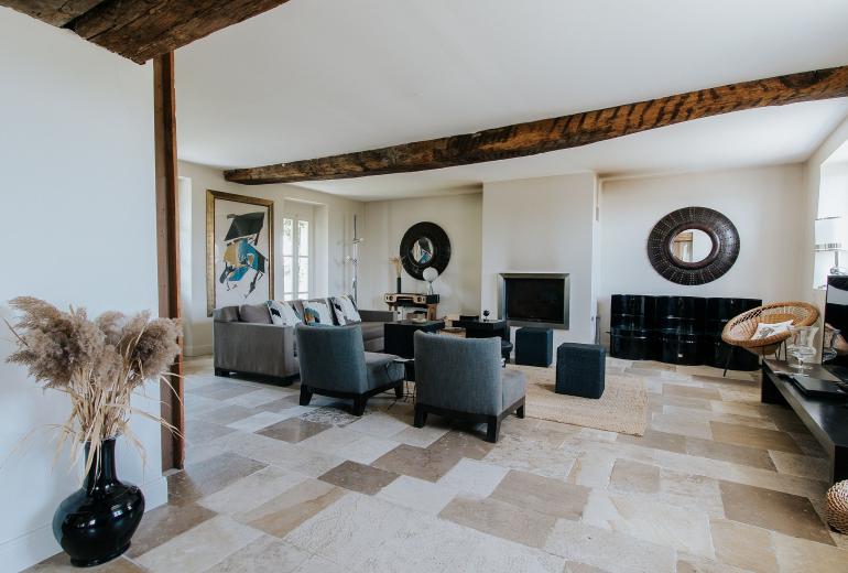 Idf001 - Breathtaking farm with 13 bedrooms