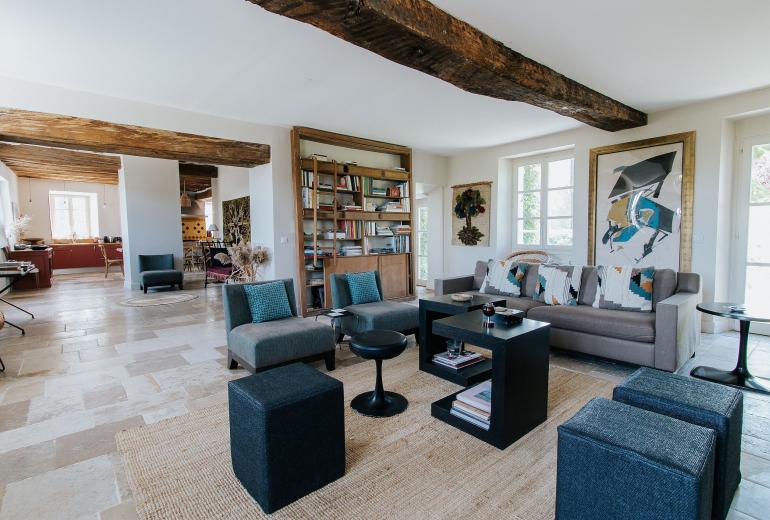 Idf001 - Breathtaking farm with 13 bedrooms