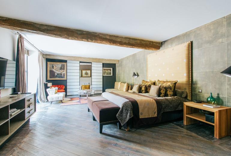 Idf001 - Breathtaking farm with 13 bedrooms