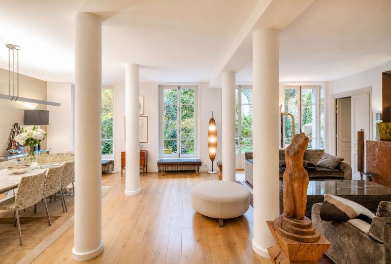 Par069 - Apartment with garden in Saint Germain