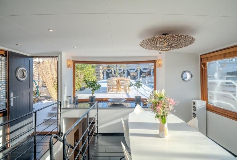Par054 - Luxury house boat in the heart of Paris