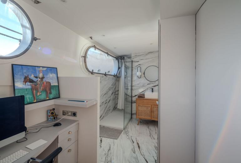 Par054 - Luxury house boat in the heart of Paris