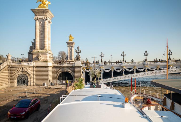 Par054 - Luxury house boat in the heart of Paris