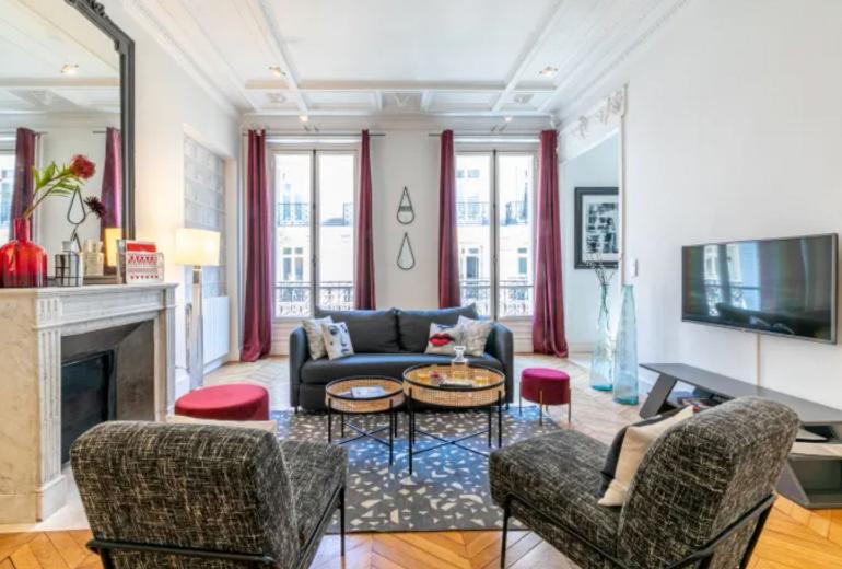 Par211 - 2-Suite Apartment in Paris 8