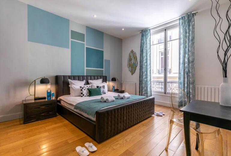 Par211 - 2-Suite Apartment in Paris 8