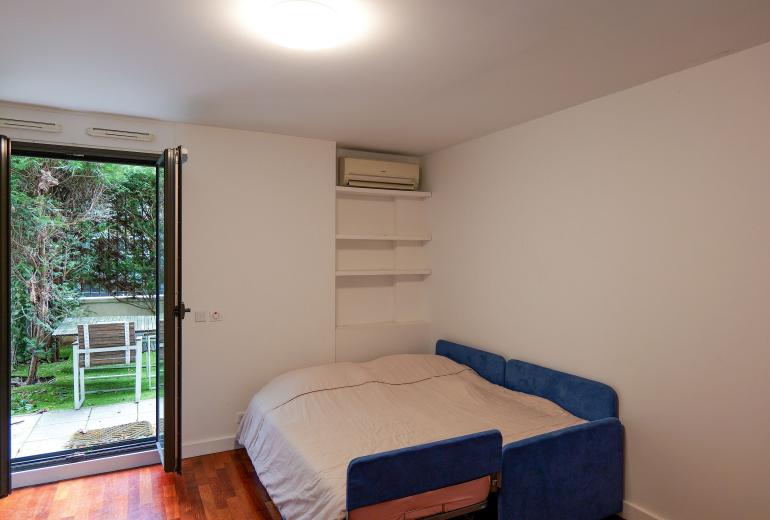 Par301 - Appartement de quatre chambres à Paris