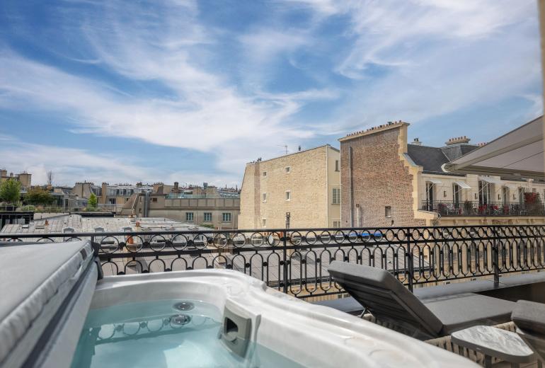 Par305 - Luxury penthouse in Paris 8
