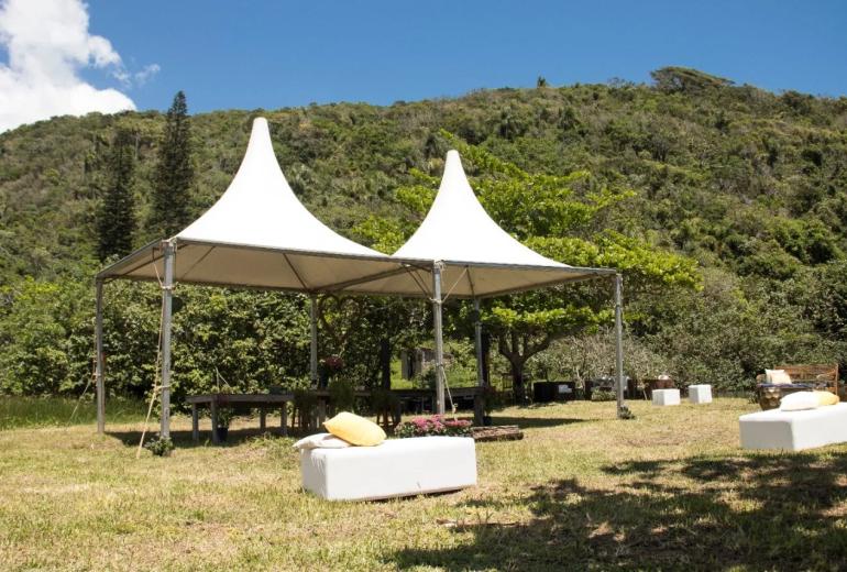 Flo200 - Plot Praia Brava in Florianópolis.