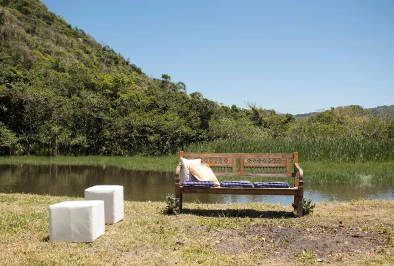 Flo200 - Plot Praia Brava in Florianópolis.