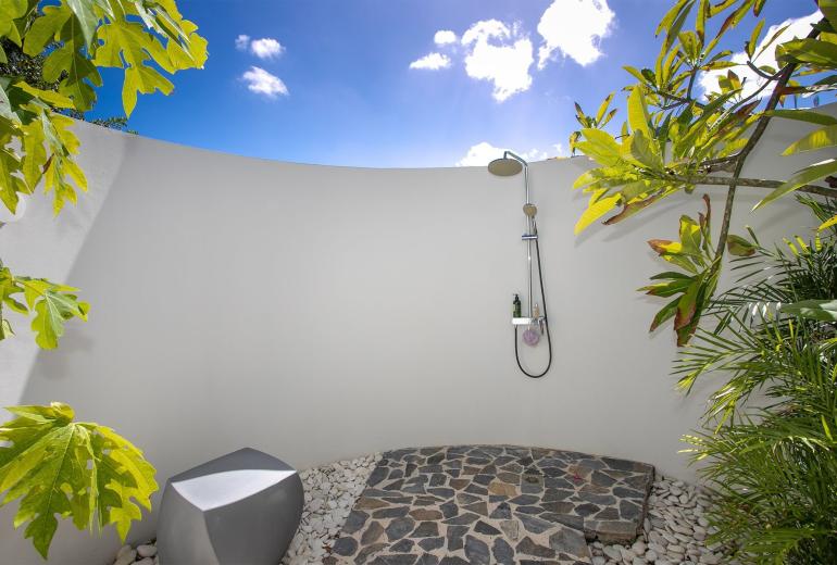 Sxm004 – Villa de luxe en bord de mer avec spa à Baie Rouge
