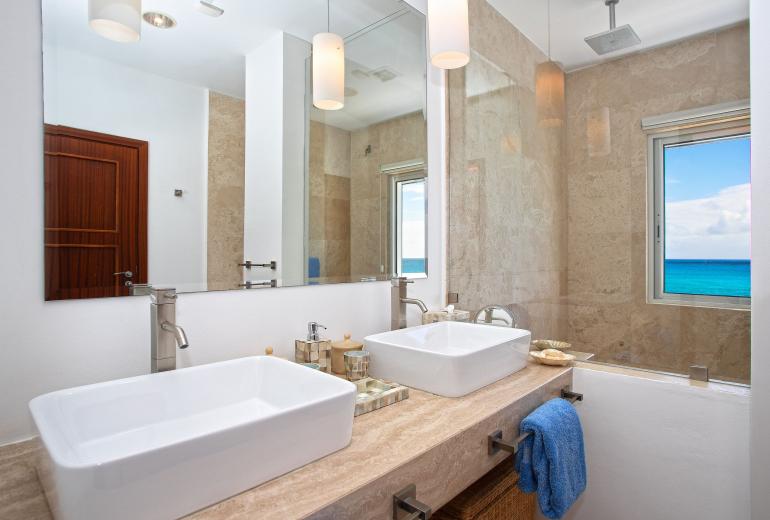 Sxm059 – Oceanview villa with pool in Cupecoy