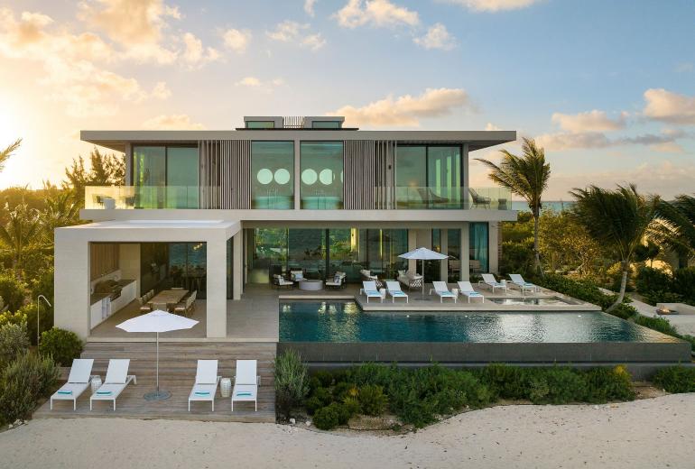Tci002 – Elegante villa frente al mar en Grace Bay
