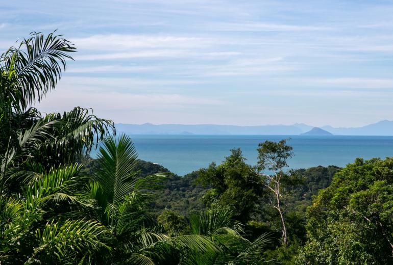 Gua002 - Lujosa mansión en condominio en Guarujá