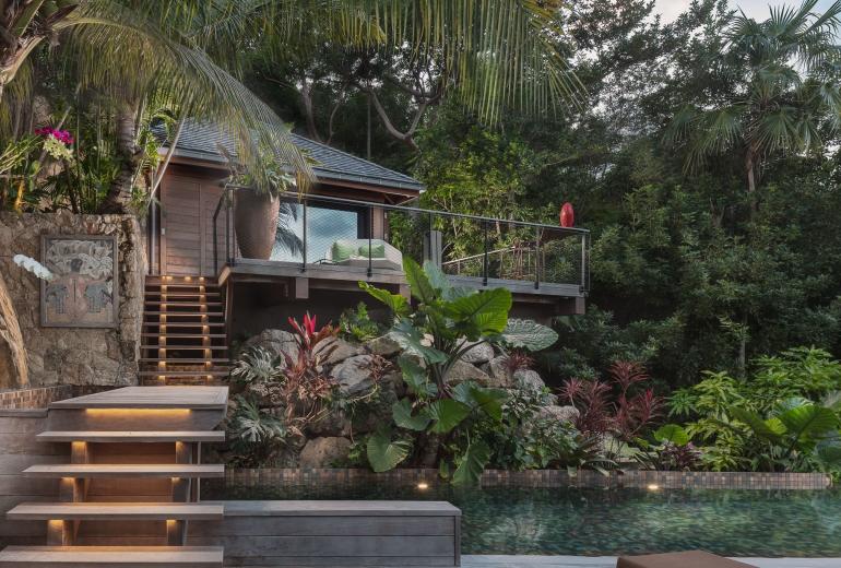 Stb004 – Villa contemporánea con vistas al mar en St. Jean