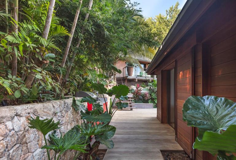 Stb004 – Villa contemporánea con vistas al mar en St. Jean