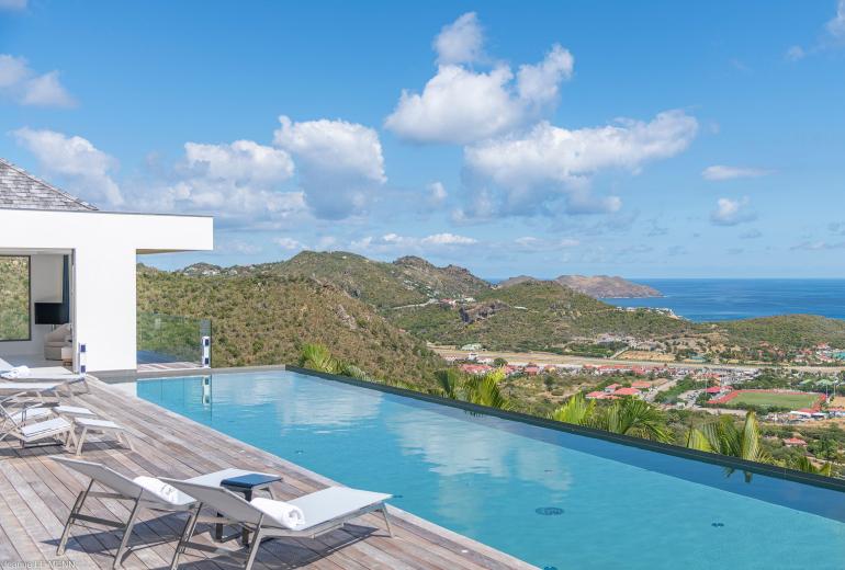 Stb007 – Modern villa with ocean views in Lurin