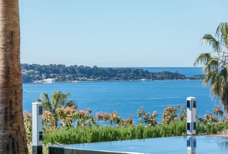 Azu195 – Villa de luxo com vista panorâmica para o mar em Cannes