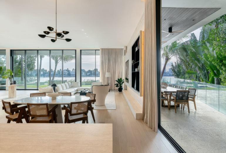 Mia006 - Designer Waterfront Residence in Miami