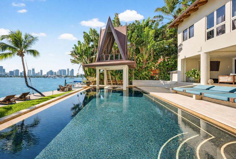 Mia010 - Mansão de luxo à Beira-Mar em Miami