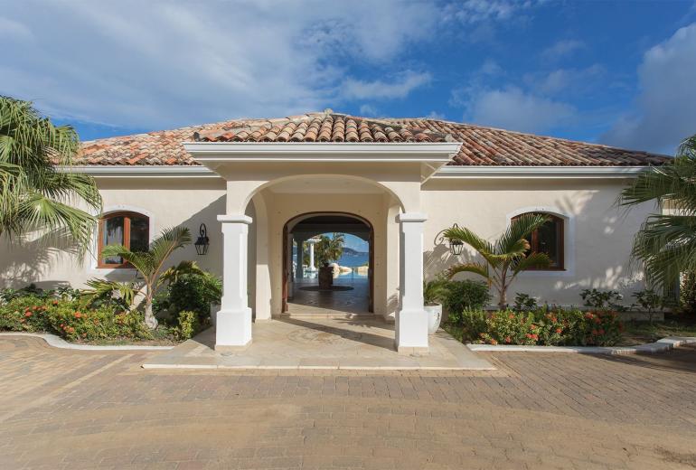 Sxm026 – Villa con playa privada en Terres Basses