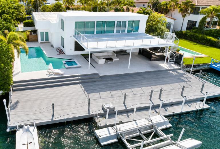 Mia016 - Casa frente al agua con vistas en Miami