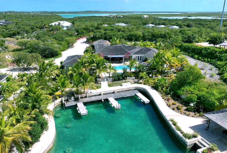 Bhs021 - Villa frente al agua con piscina privada en Great Exuma