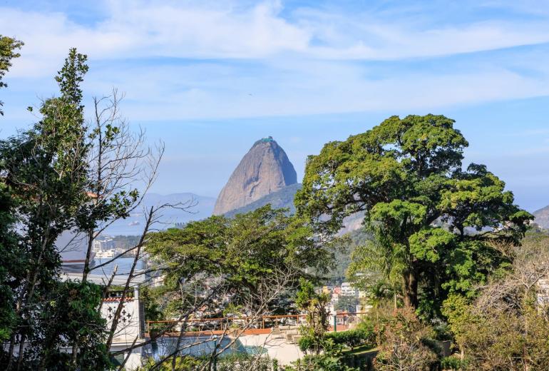 Rio096 - Propriedade Única em Santa Teresa – Vista Icônica do Rio