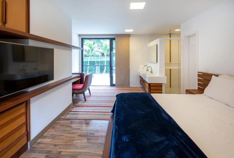 Ang045 - Luxurious Mansion for Sale in Porto Frade, Angra dos Reis