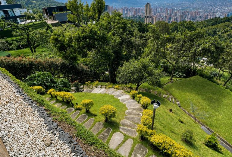 Med008 - Residência de alto luxo com wellness e entretenimento privativo